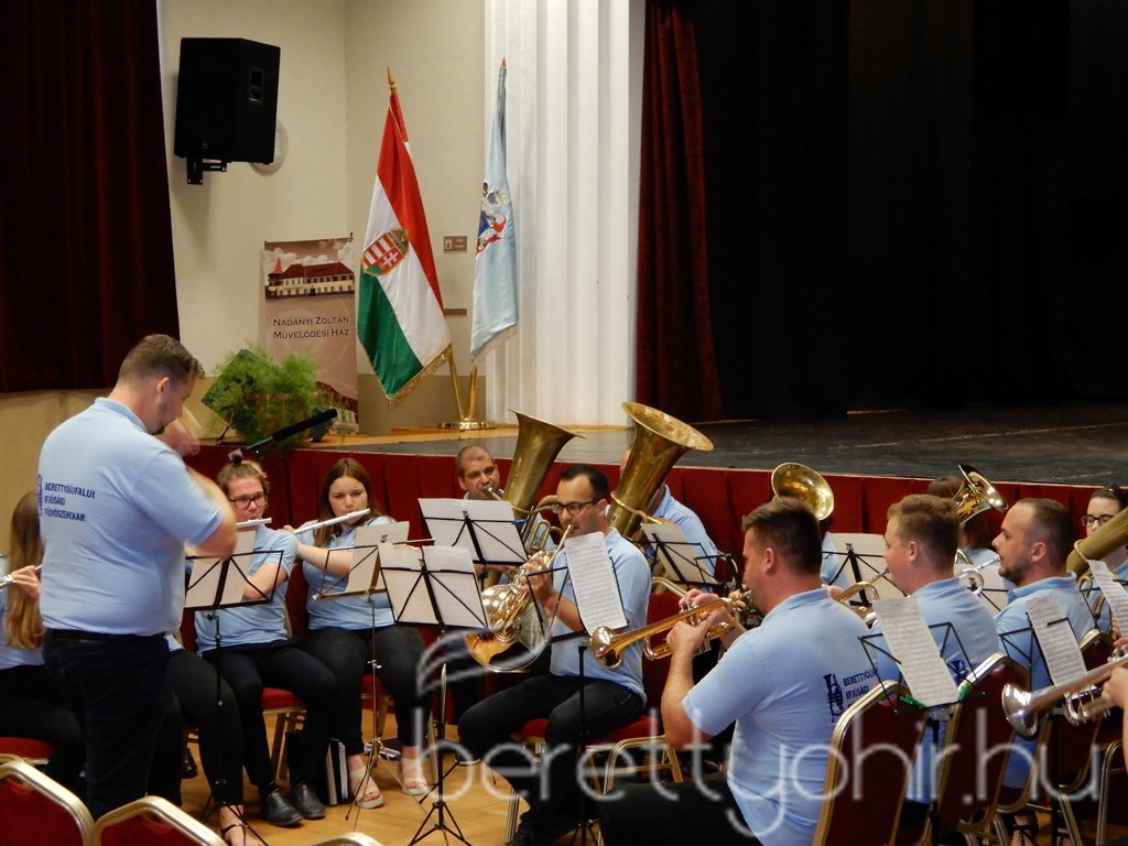 Köszönjük Berettyóújfalu 28